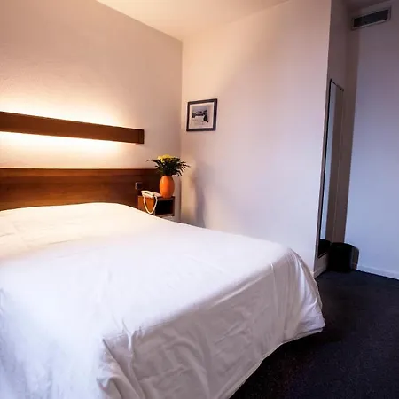 Hotel Le Trinquet Pau